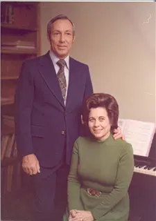 small_dad-mom 2.webp